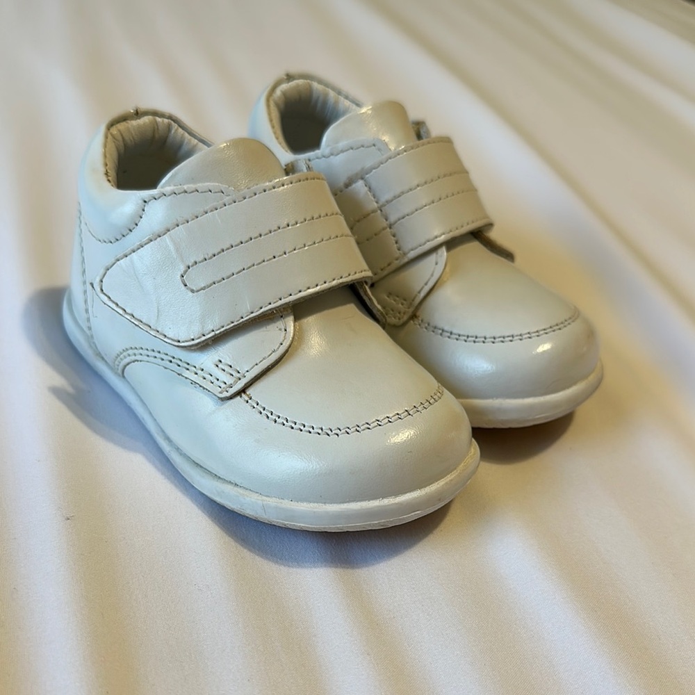 Baby Velcro Casual Shoes in Cream